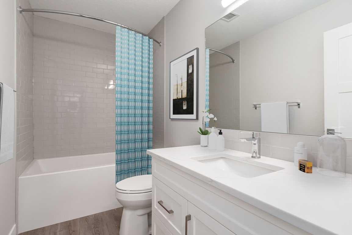1102, 110 Greenbriar Place NW