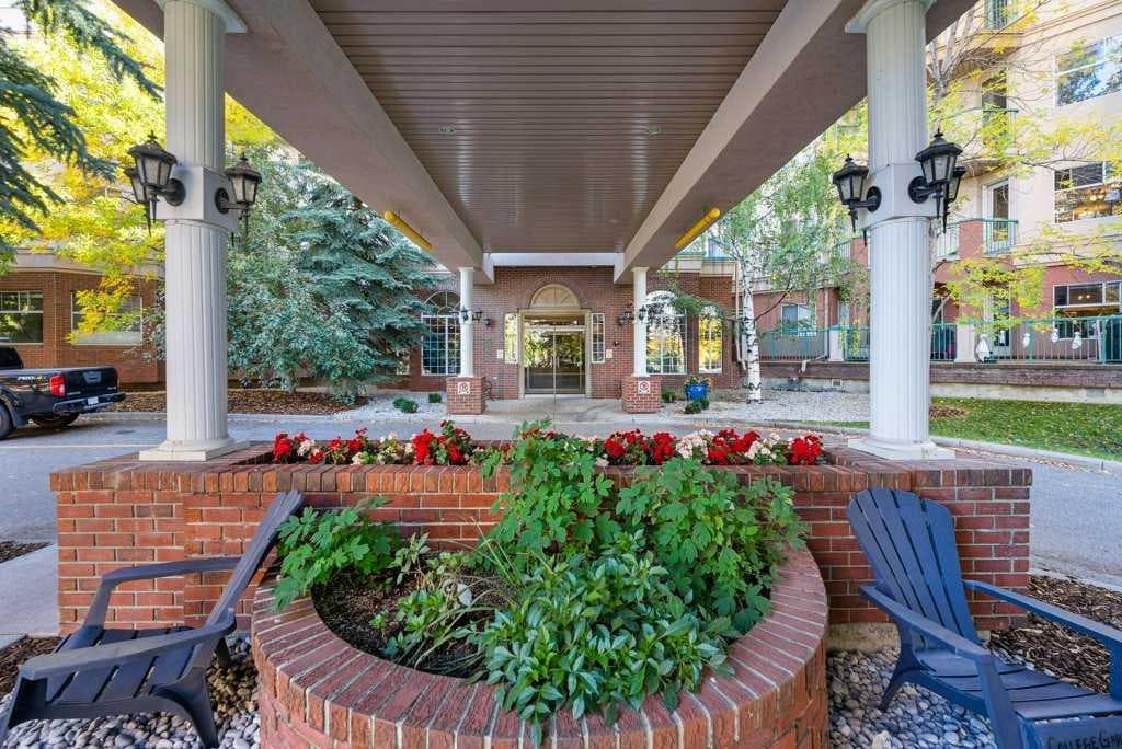 215, 200 Lincoln Way SW
