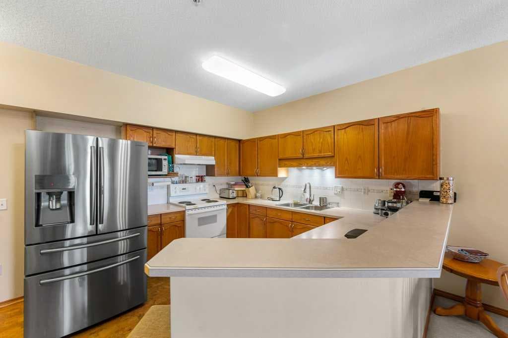 215, 200 Lincoln Way SW