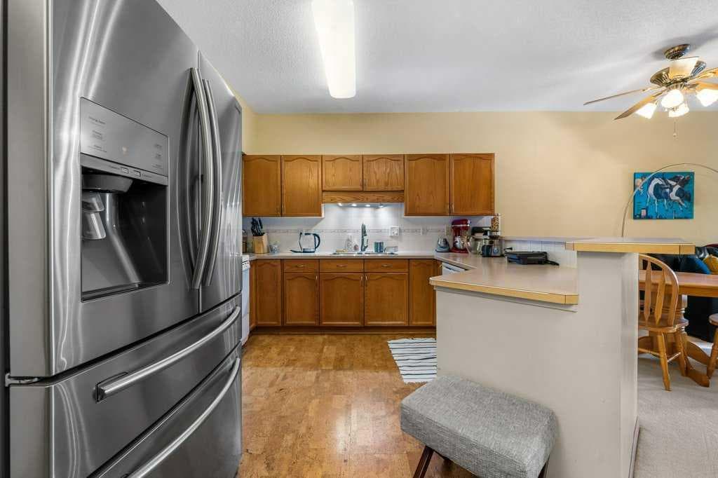 215, 200 Lincoln Way SW