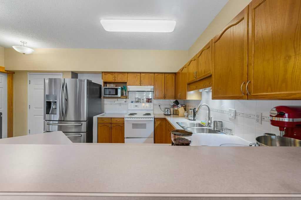 215, 200 Lincoln Way SW