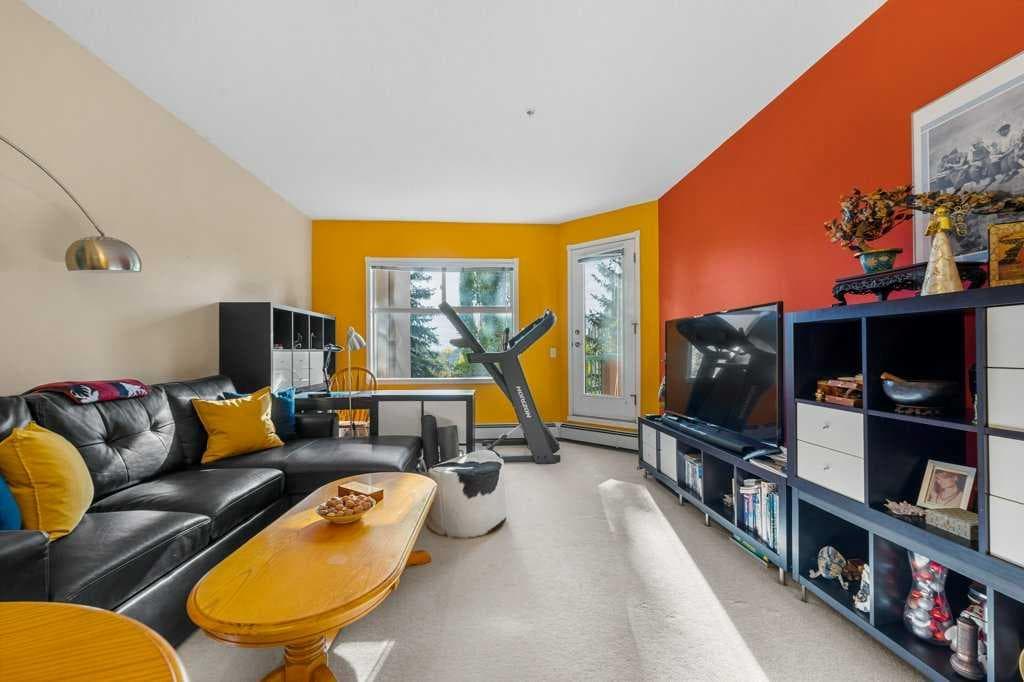 215, 200 Lincoln Way SW