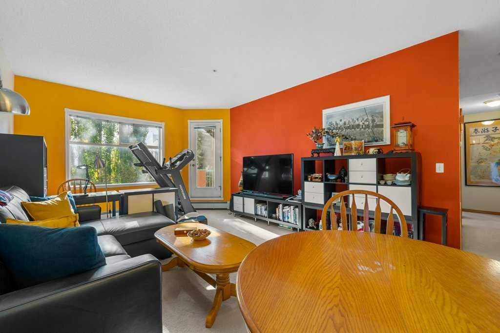215, 200 Lincoln Way SW