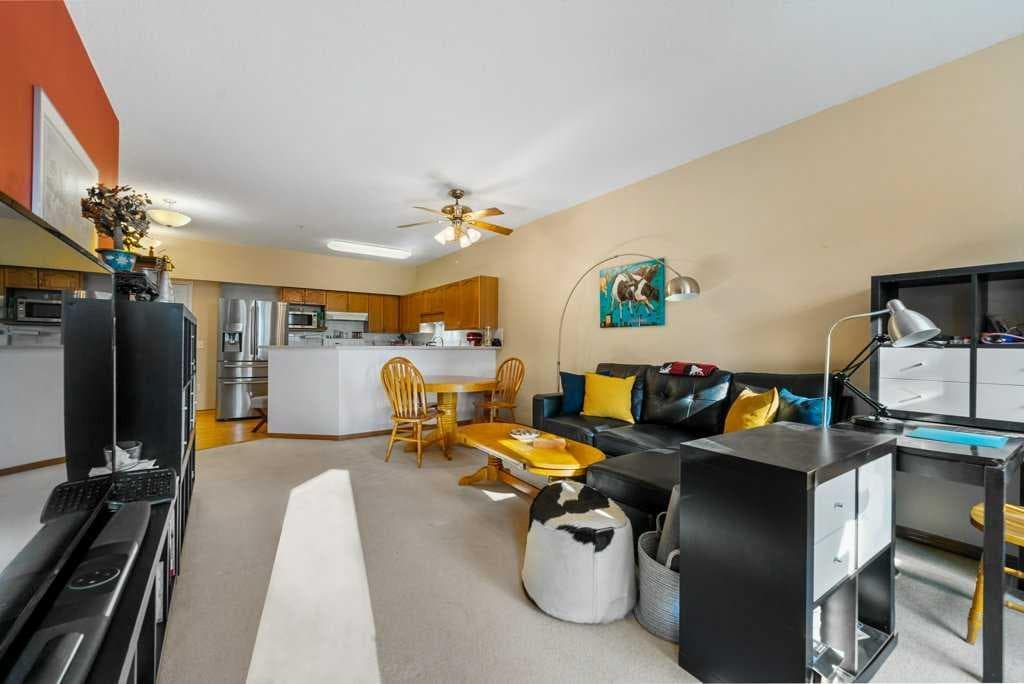 215, 200 Lincoln Way SW