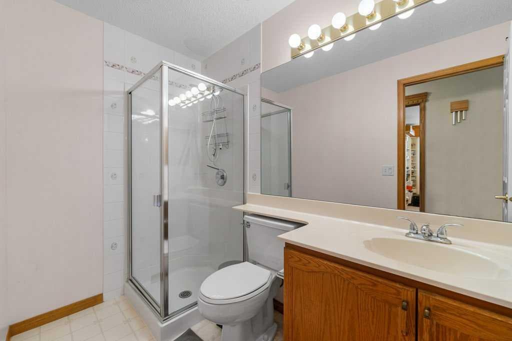 215, 200 Lincoln Way SW