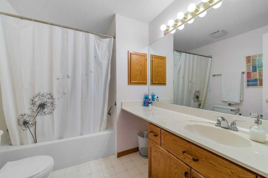 215, 200 Lincoln Way SW