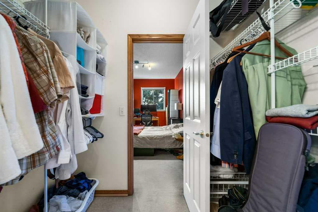 215, 200 Lincoln Way SW