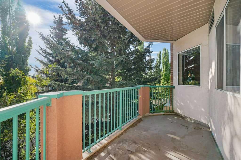215, 200 Lincoln Way SW