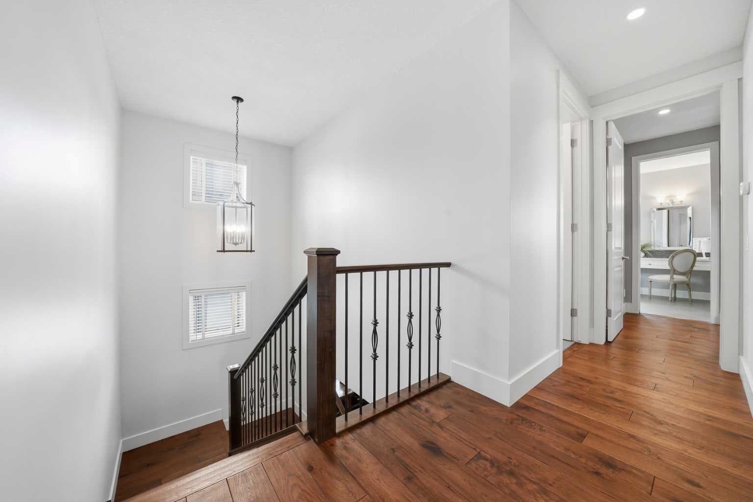 201 12 Street NE