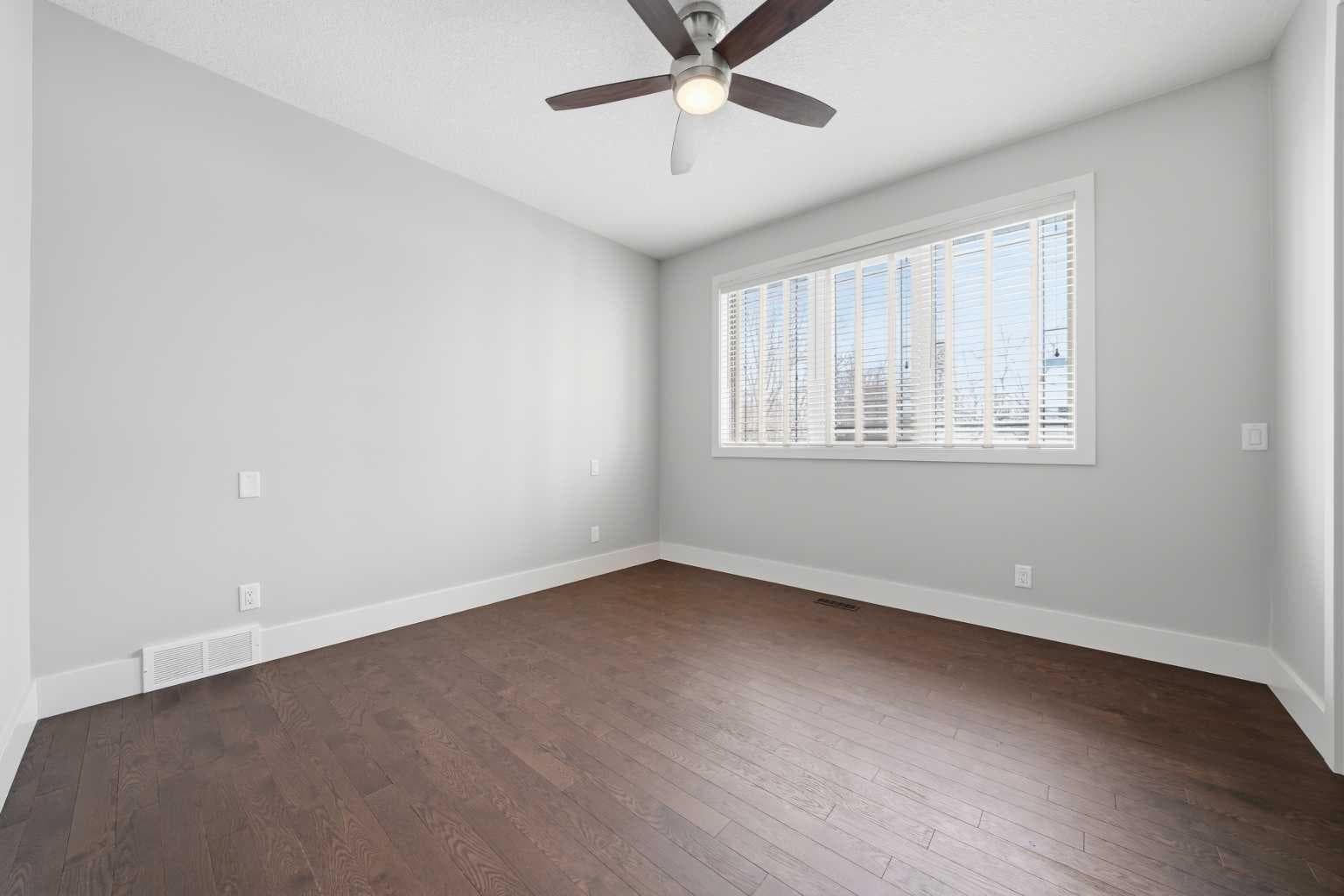 201 12 Street NE