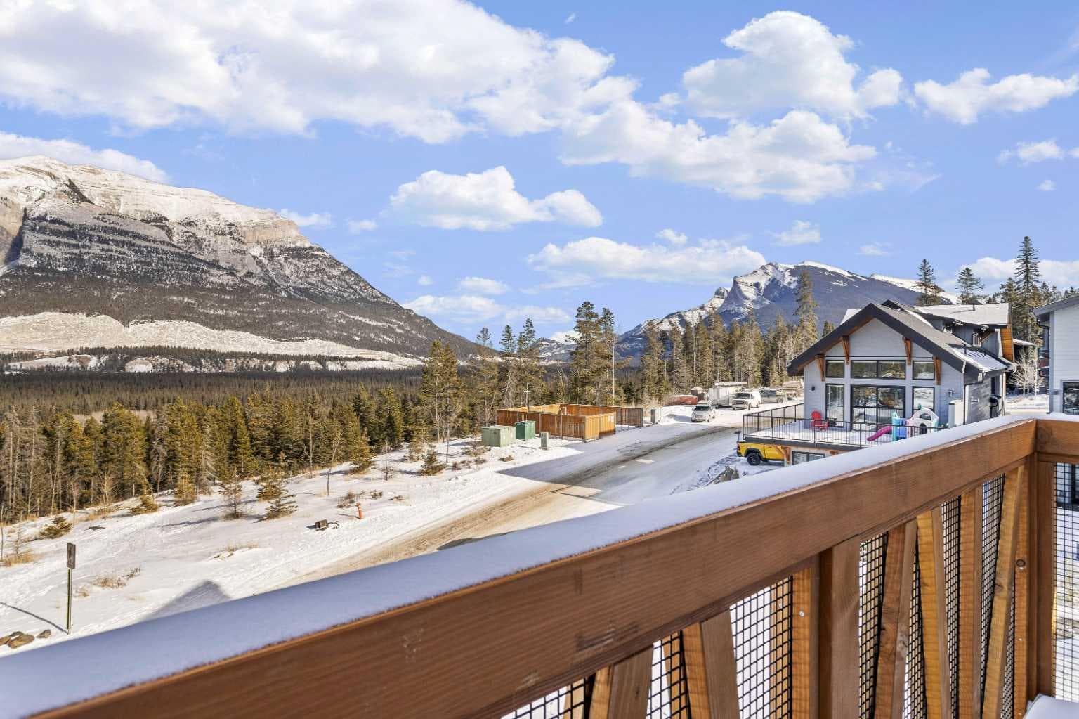 202K, 209 Stewart Creek Rise 