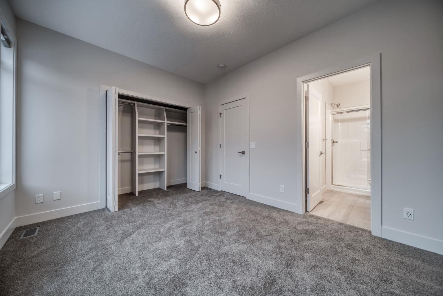 81 Royal Elm Green NW