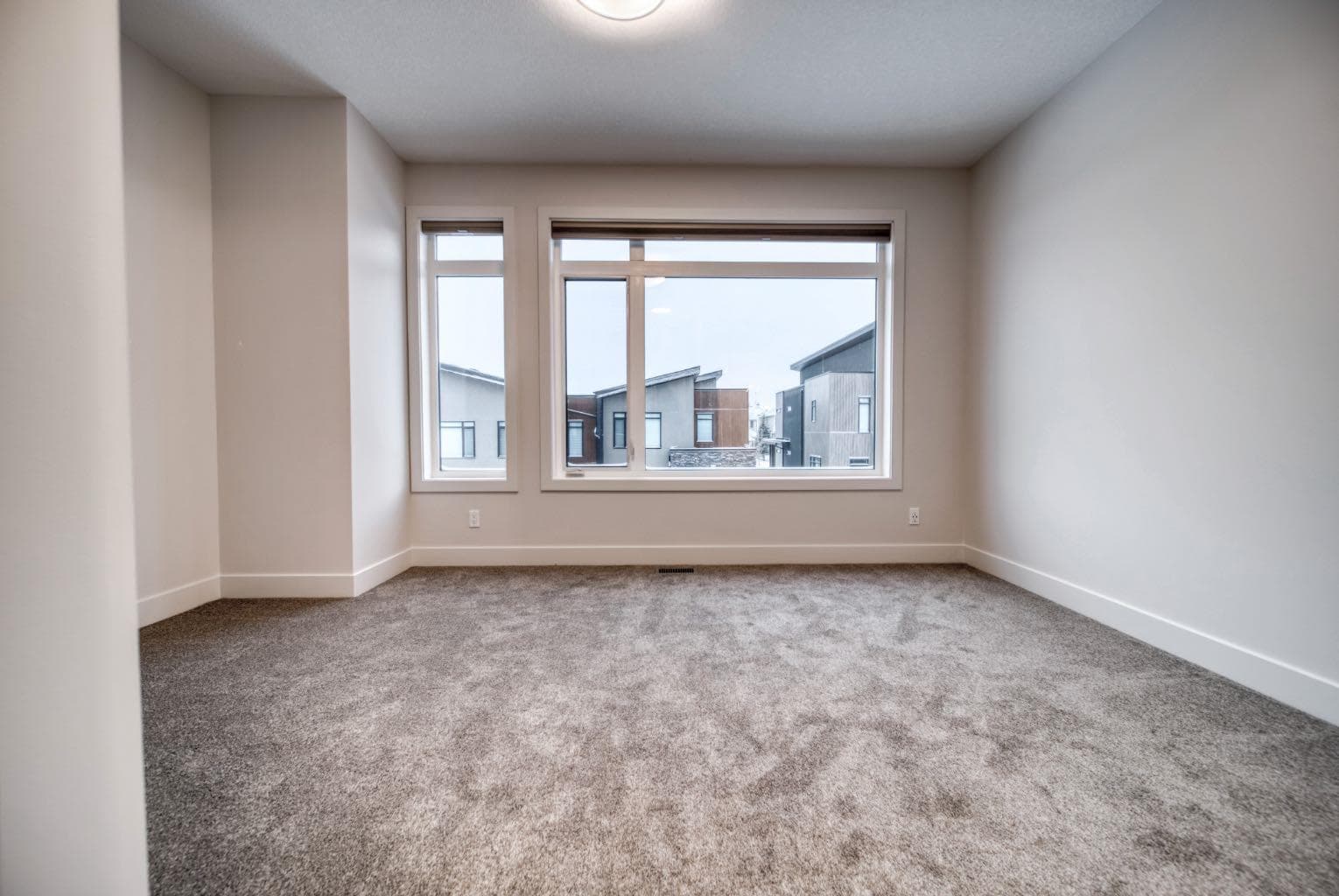 81 Royal Elm Green NW