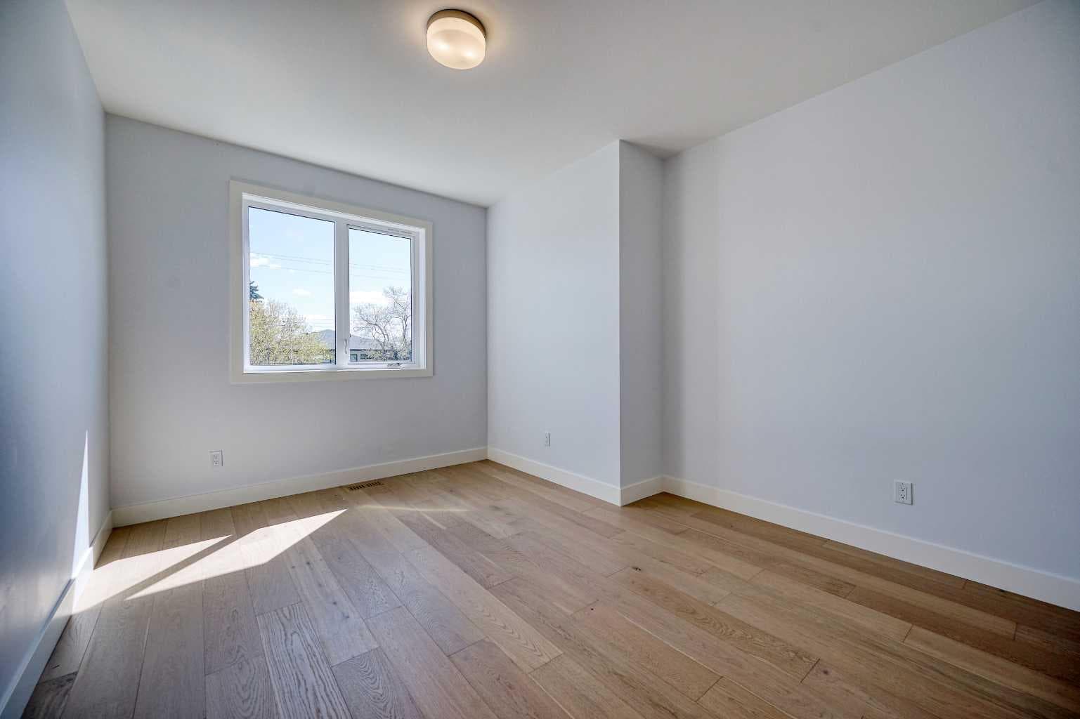 2008 26A Street SW