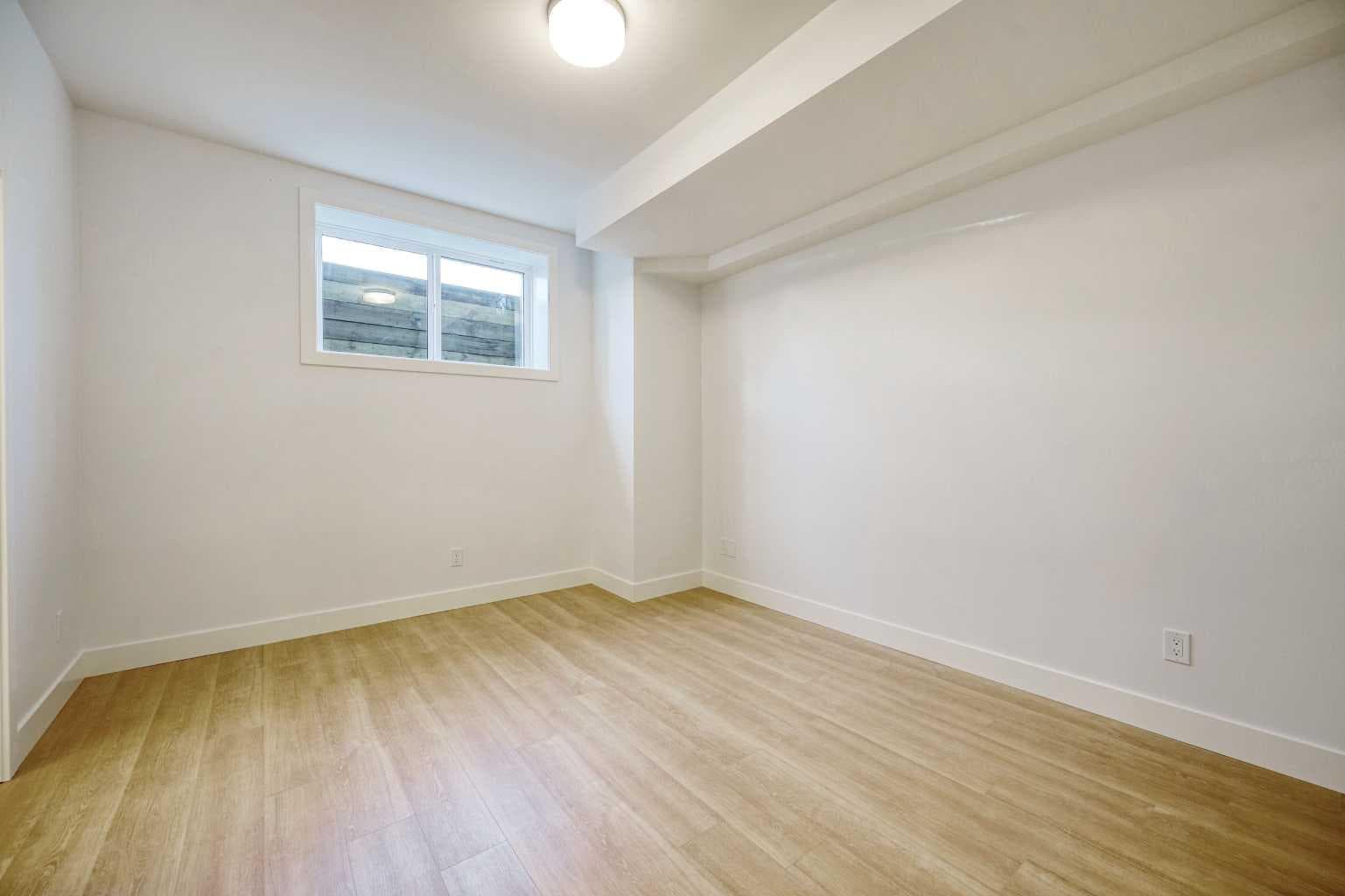 2008 26A Street SW