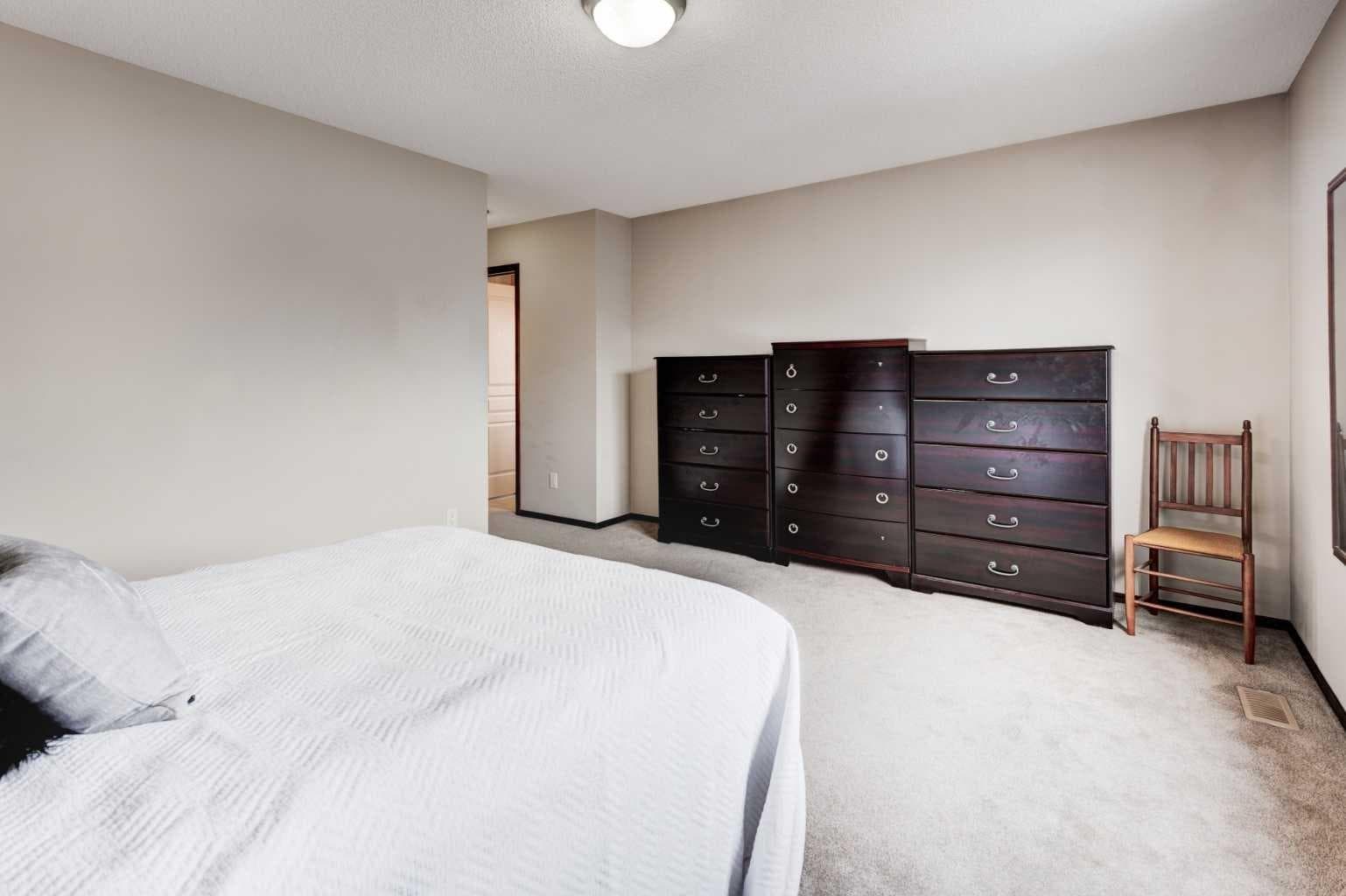 42 Everoak Green SW