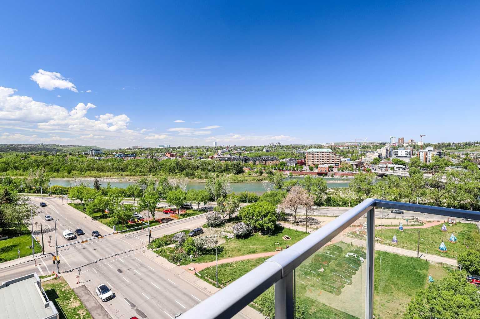 1003, 1025 5 Avenue SW