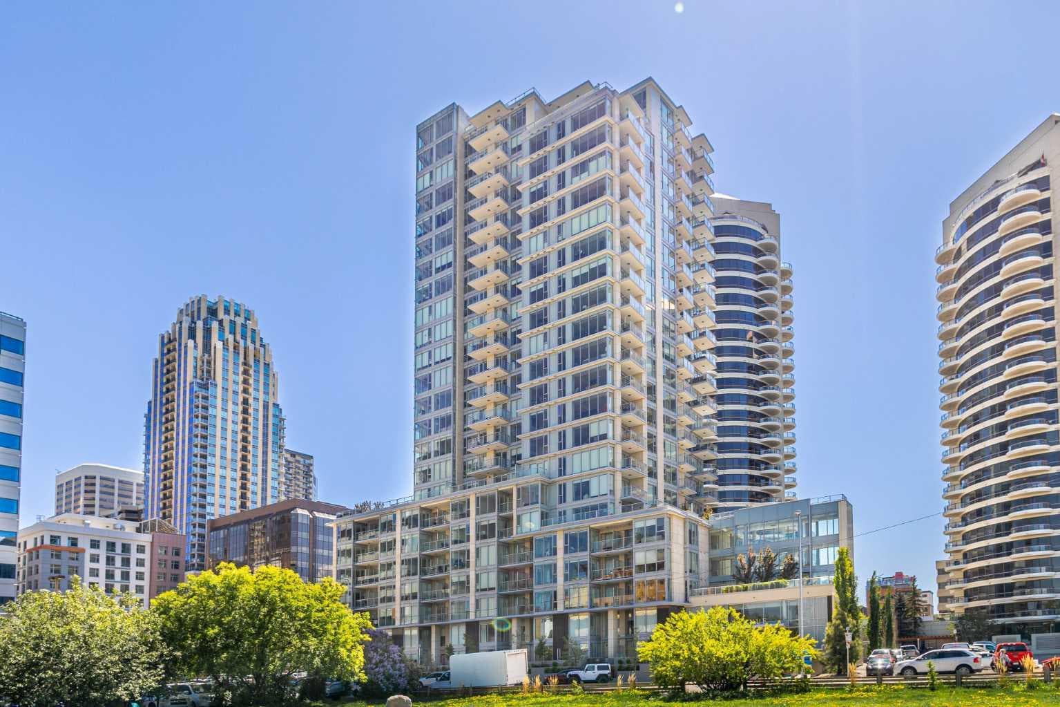 1003, 1025 5 Avenue SW