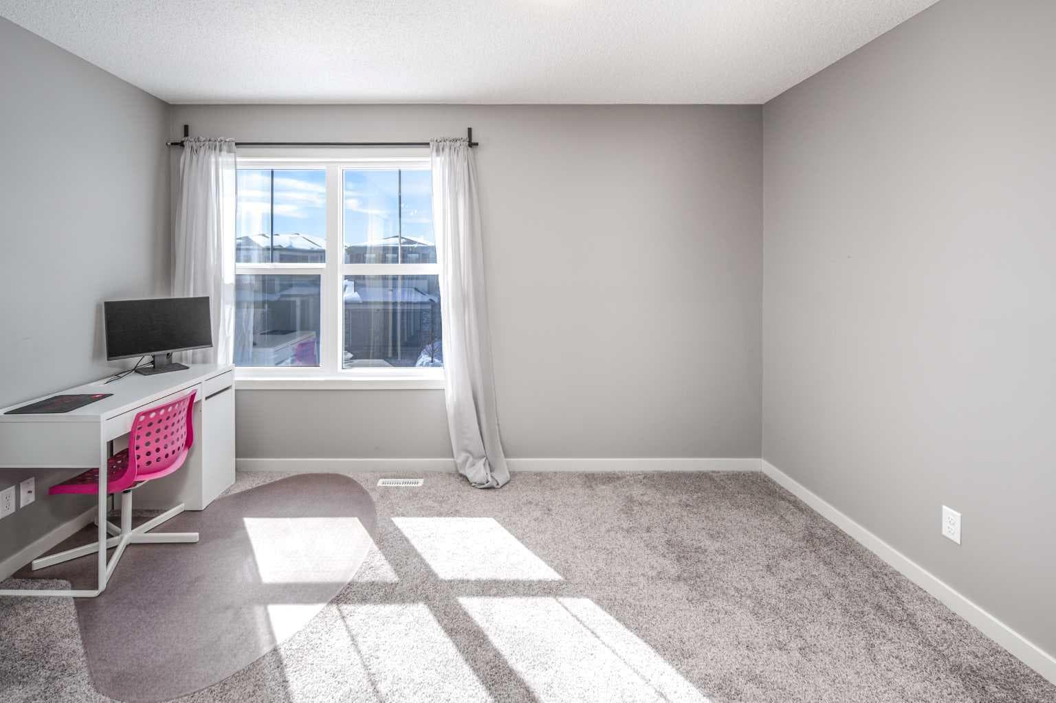 80 Howse Manor NE