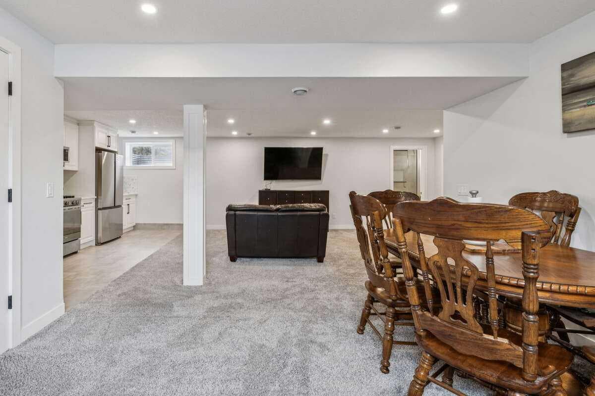 15 Brookmere Place SW