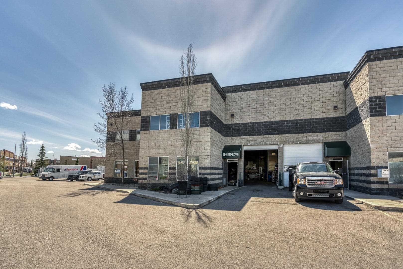 215, 32 Westwinds Crescent NE