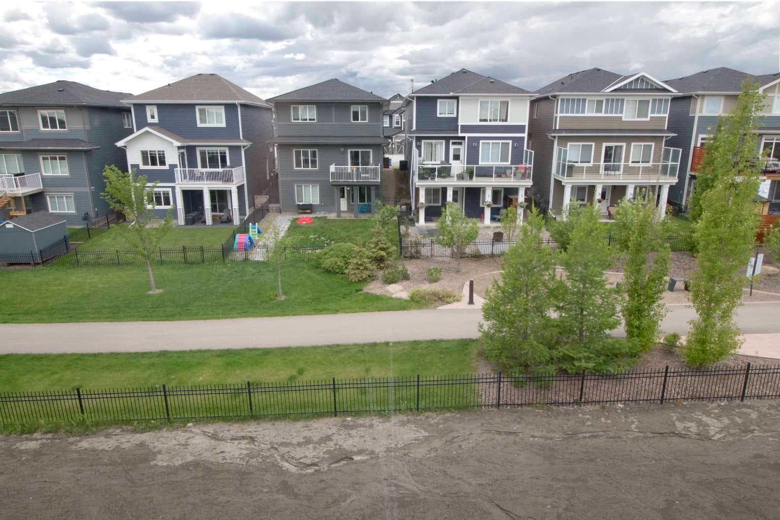 115 Sundown Crescent 