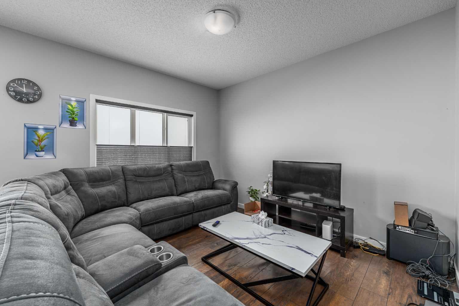 313 Hillcrest Road SW