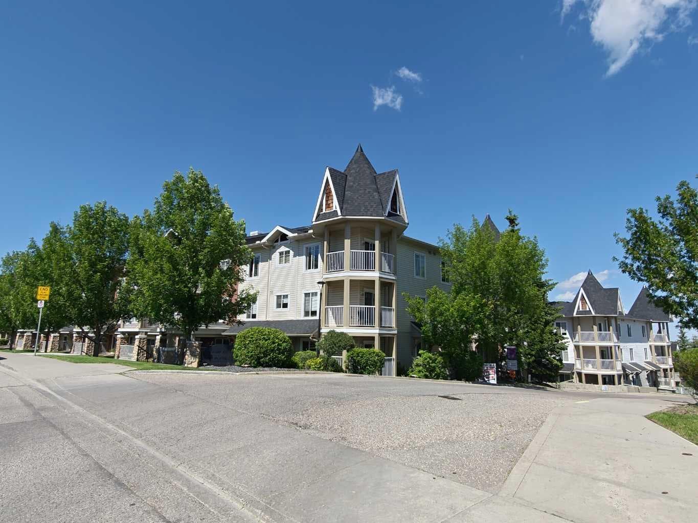 1314, 70 Panamount Drive NW