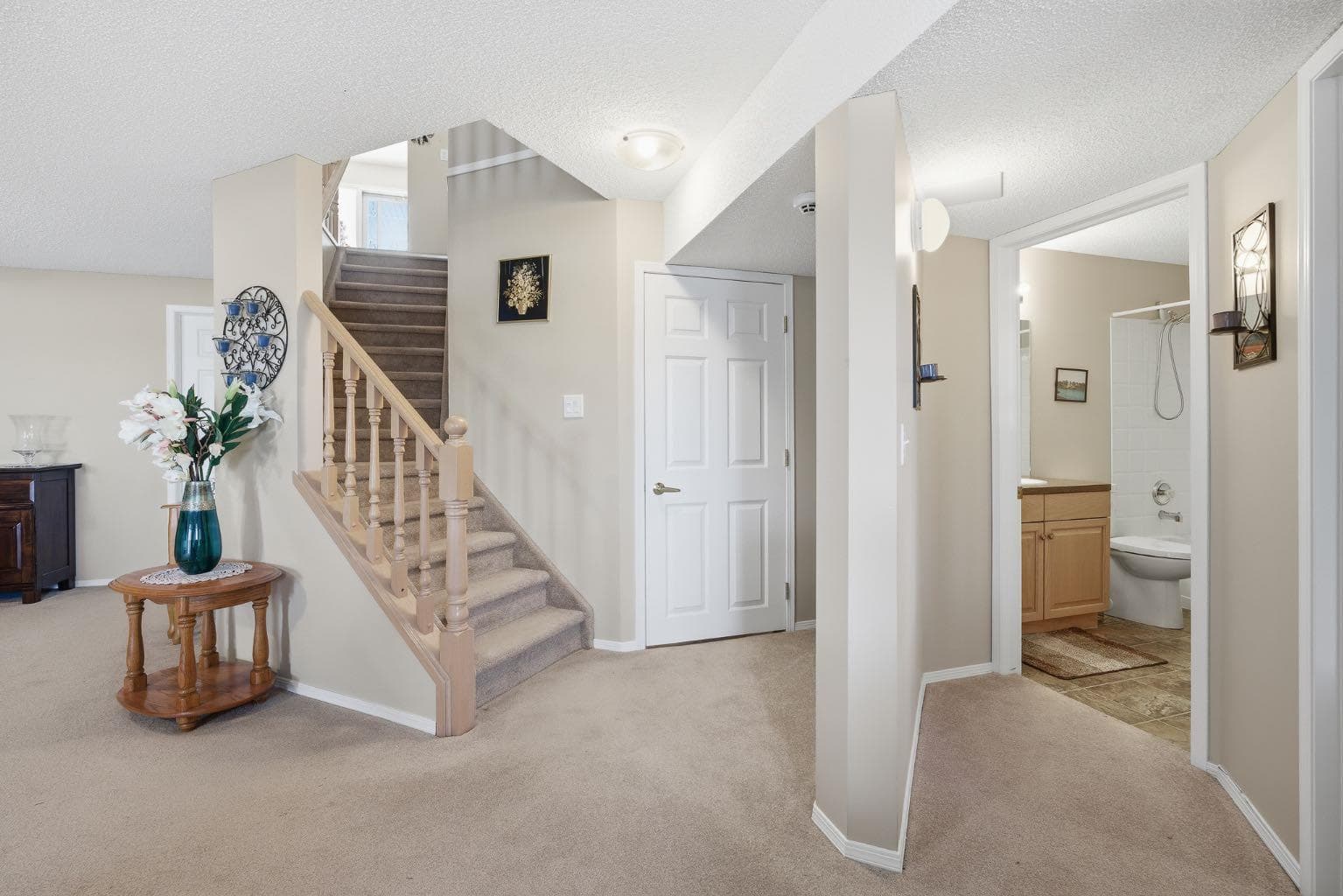 216 Valley Ridge Heights NW