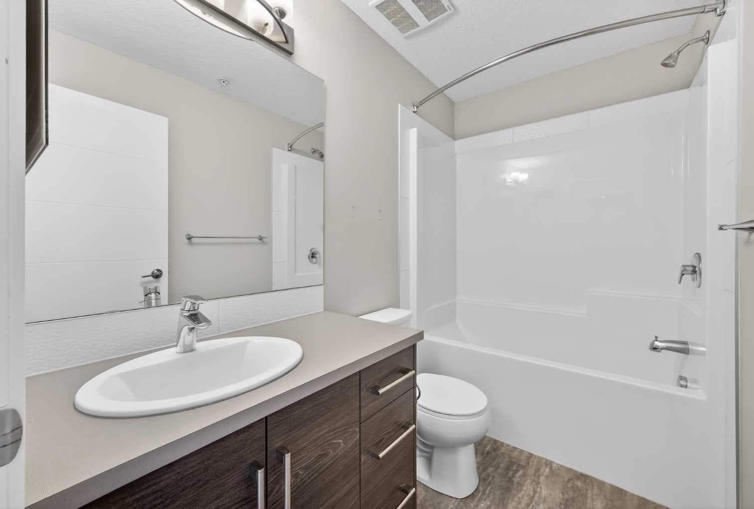 407, 122 Mahogany Centre SE