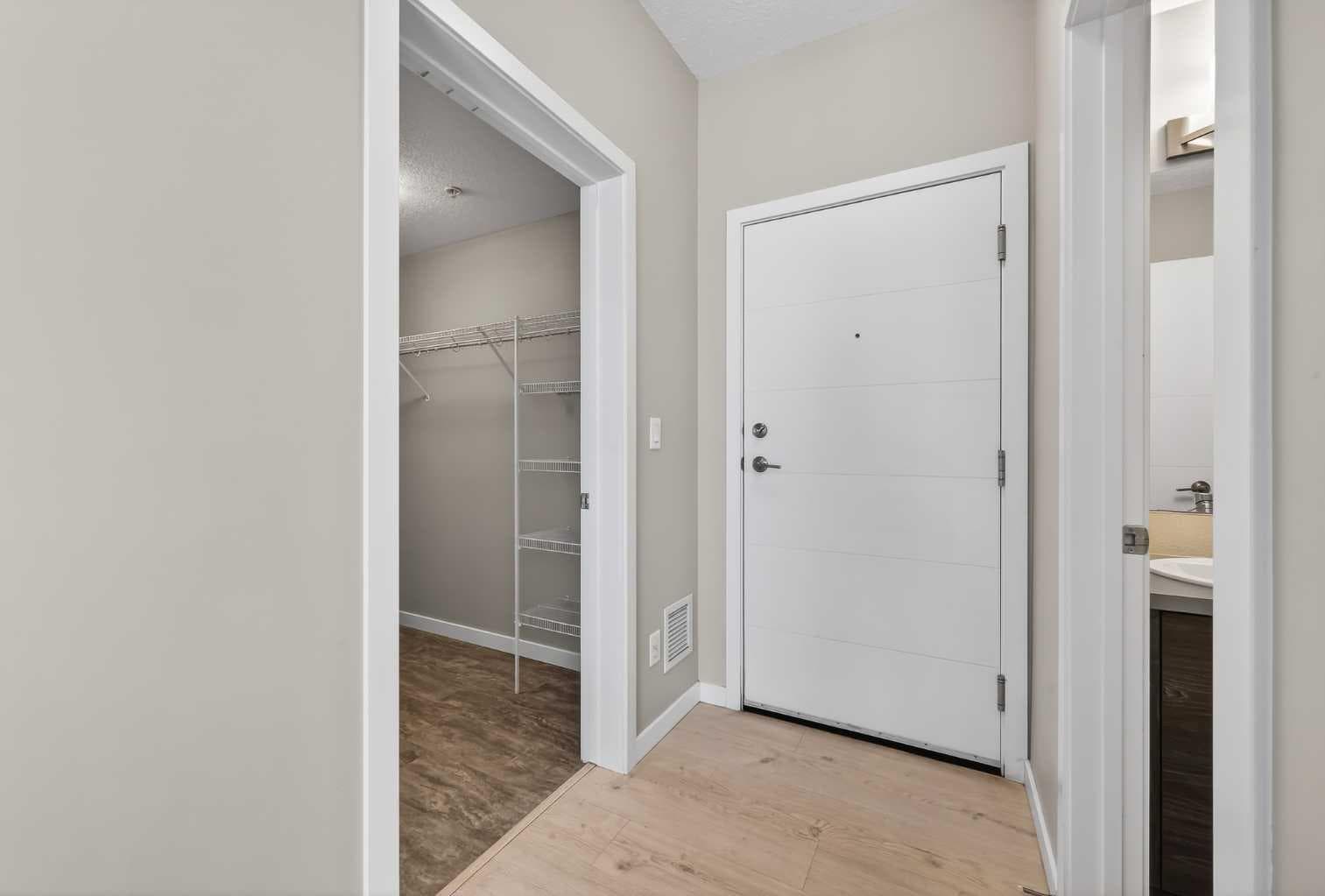 407, 122 Mahogany Centre SE