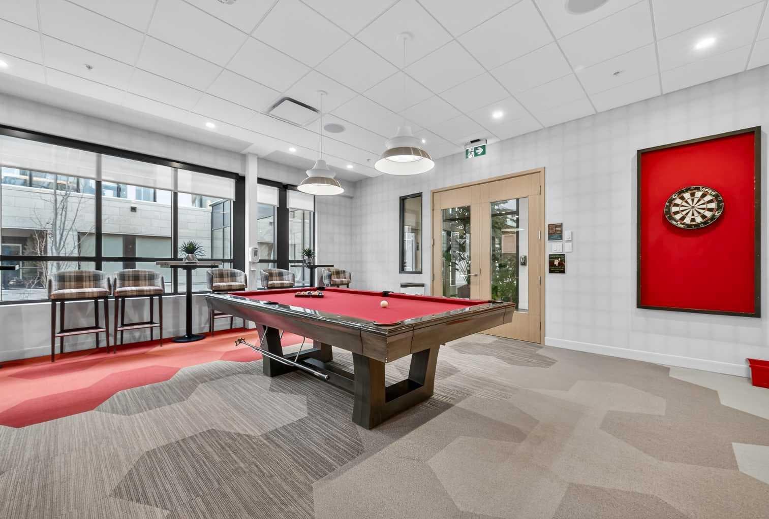 407, 122 Mahogany Centre SE