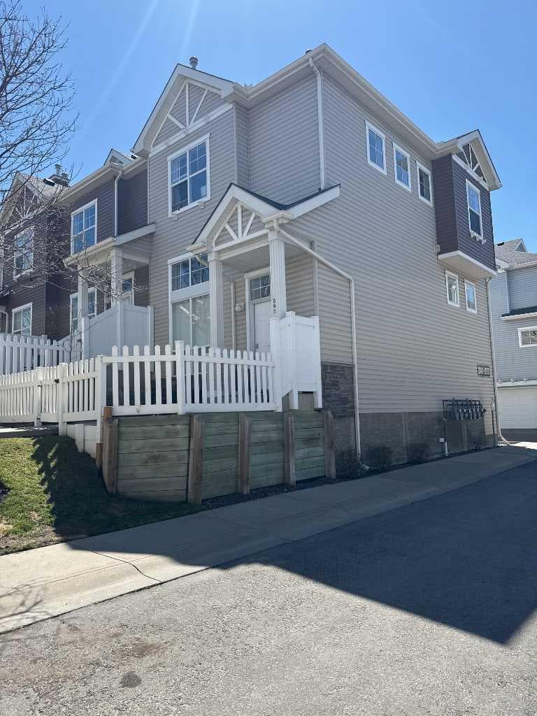 241 Elgin Gardens SE