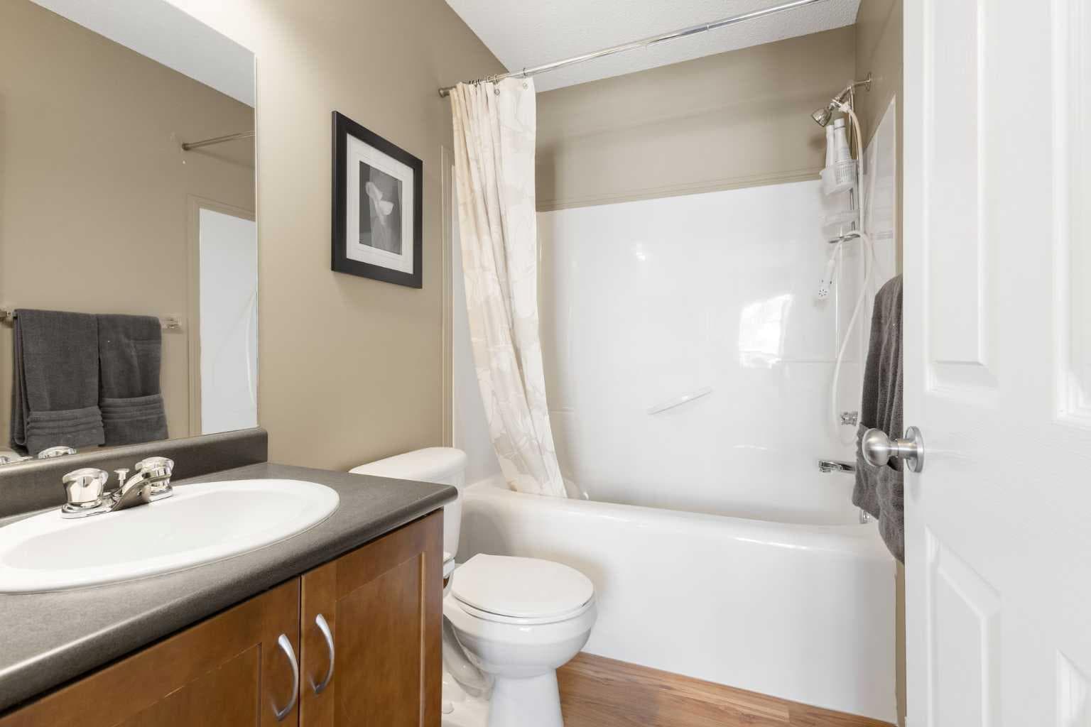 241 Elgin Gardens SE