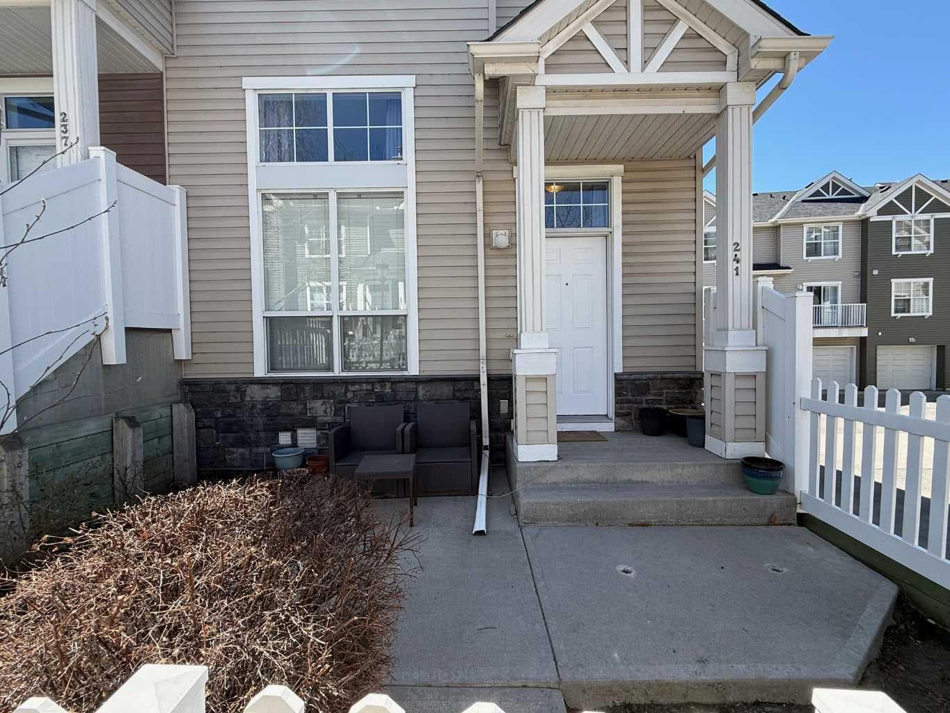 241 Elgin Gardens SE