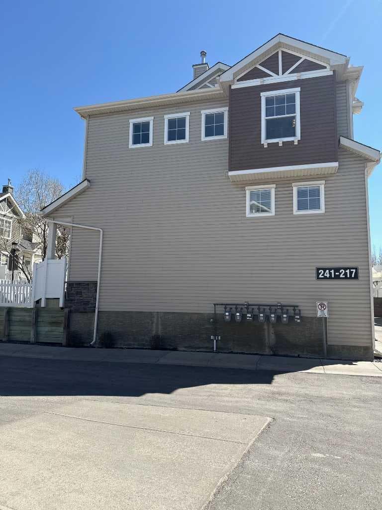 241 Elgin Gardens SE