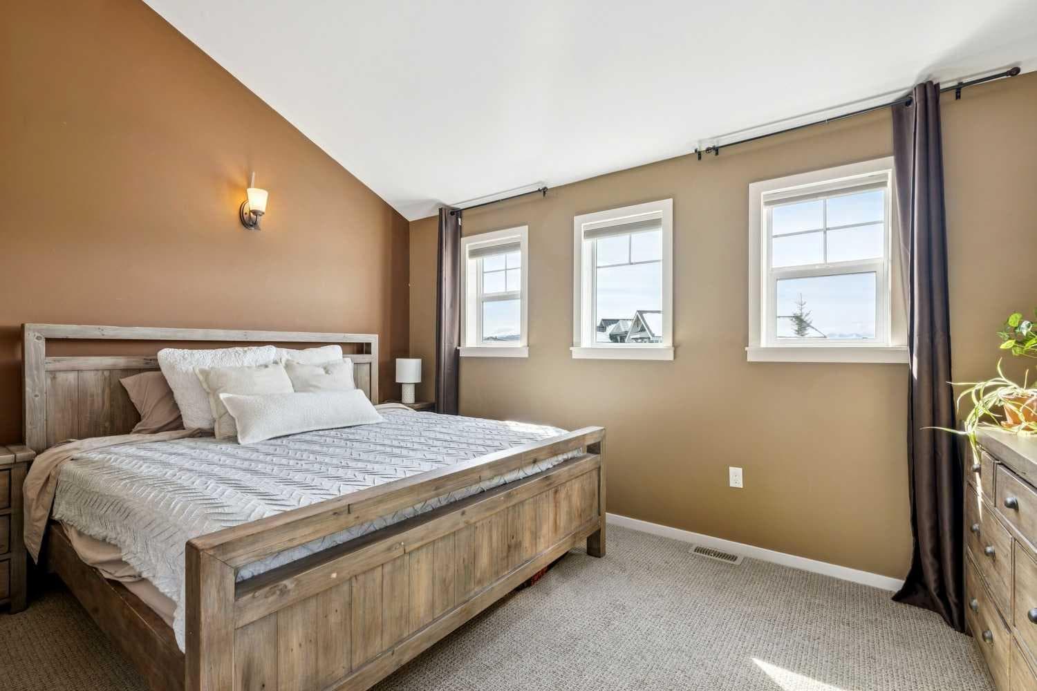 240 Cottageclub Crescent 