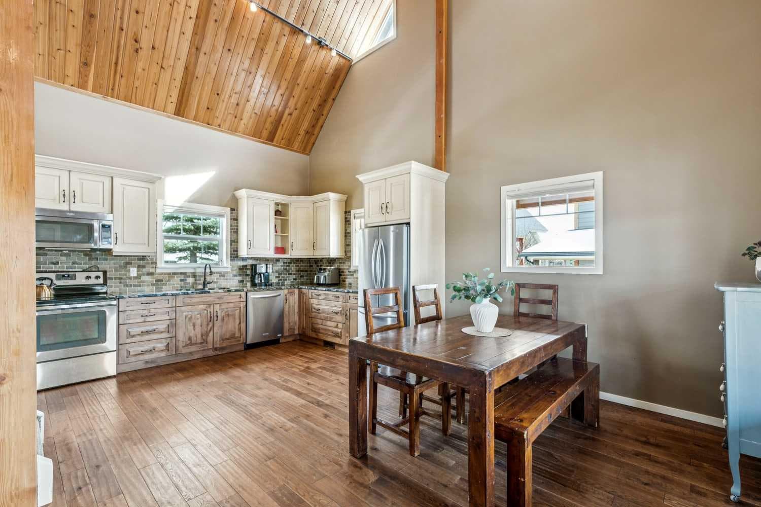 240 Cottageclub Crescent 