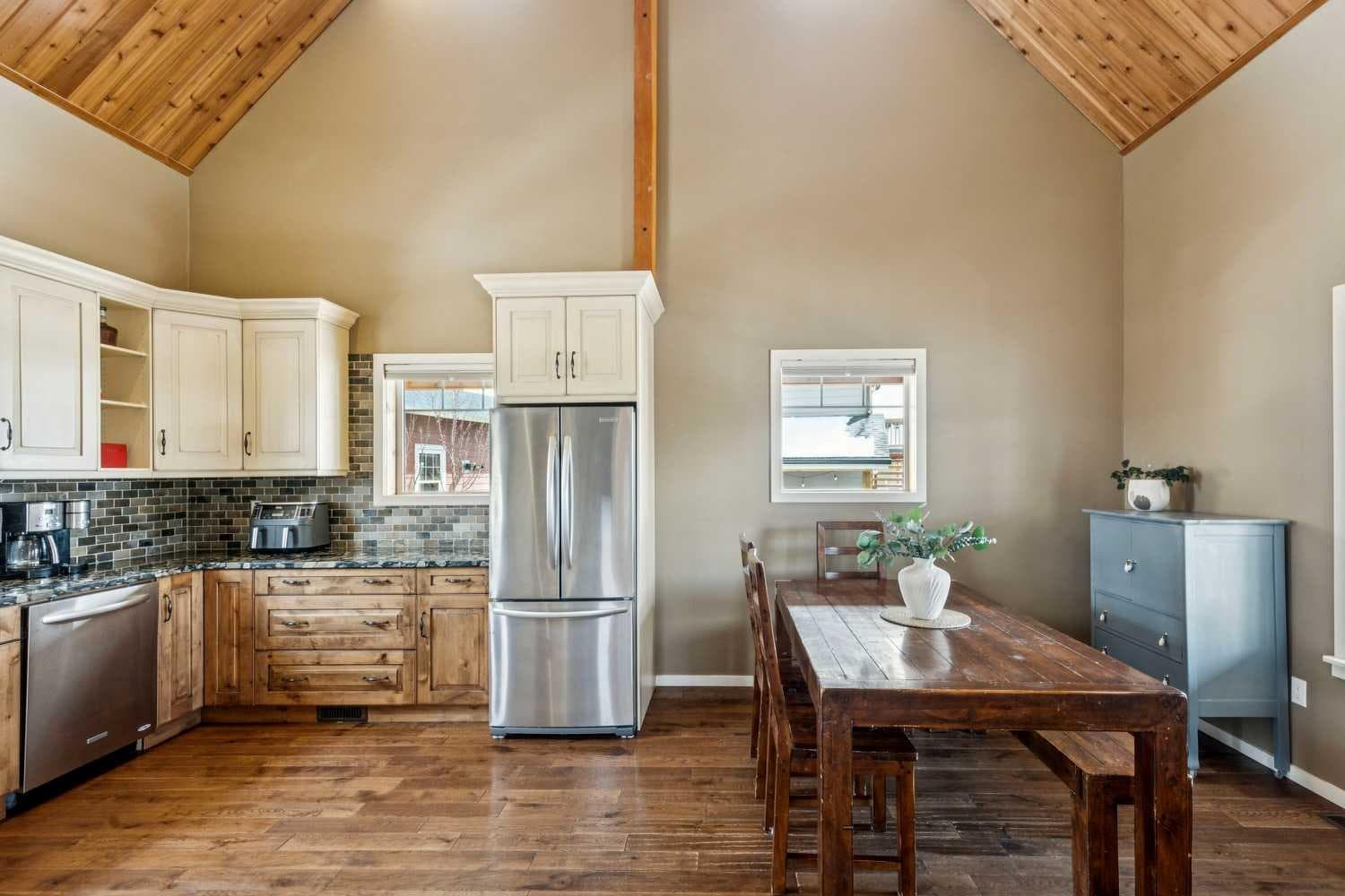 240 Cottageclub Crescent 
