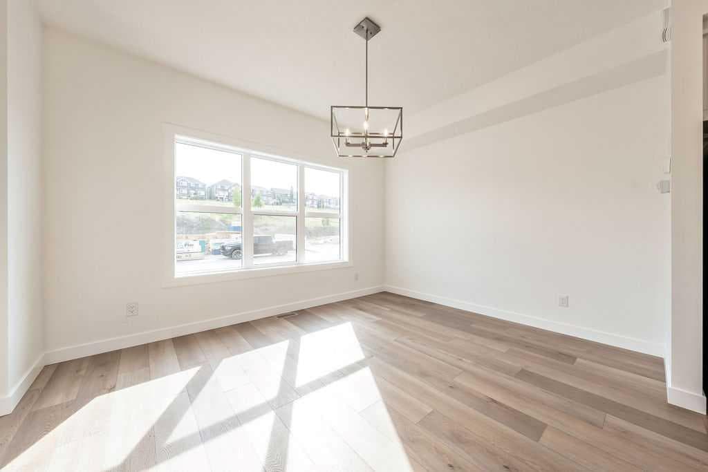 905, 525 River Heights Drive 