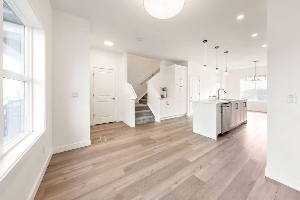 905, 525 River Heights Drive 