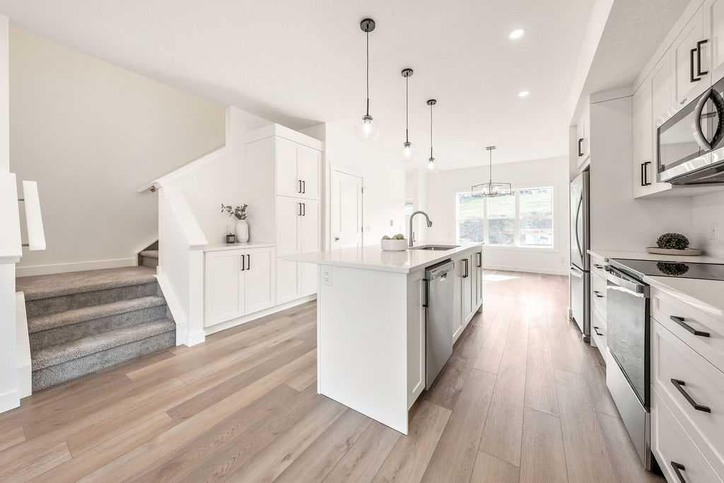905, 525 River Heights Drive 