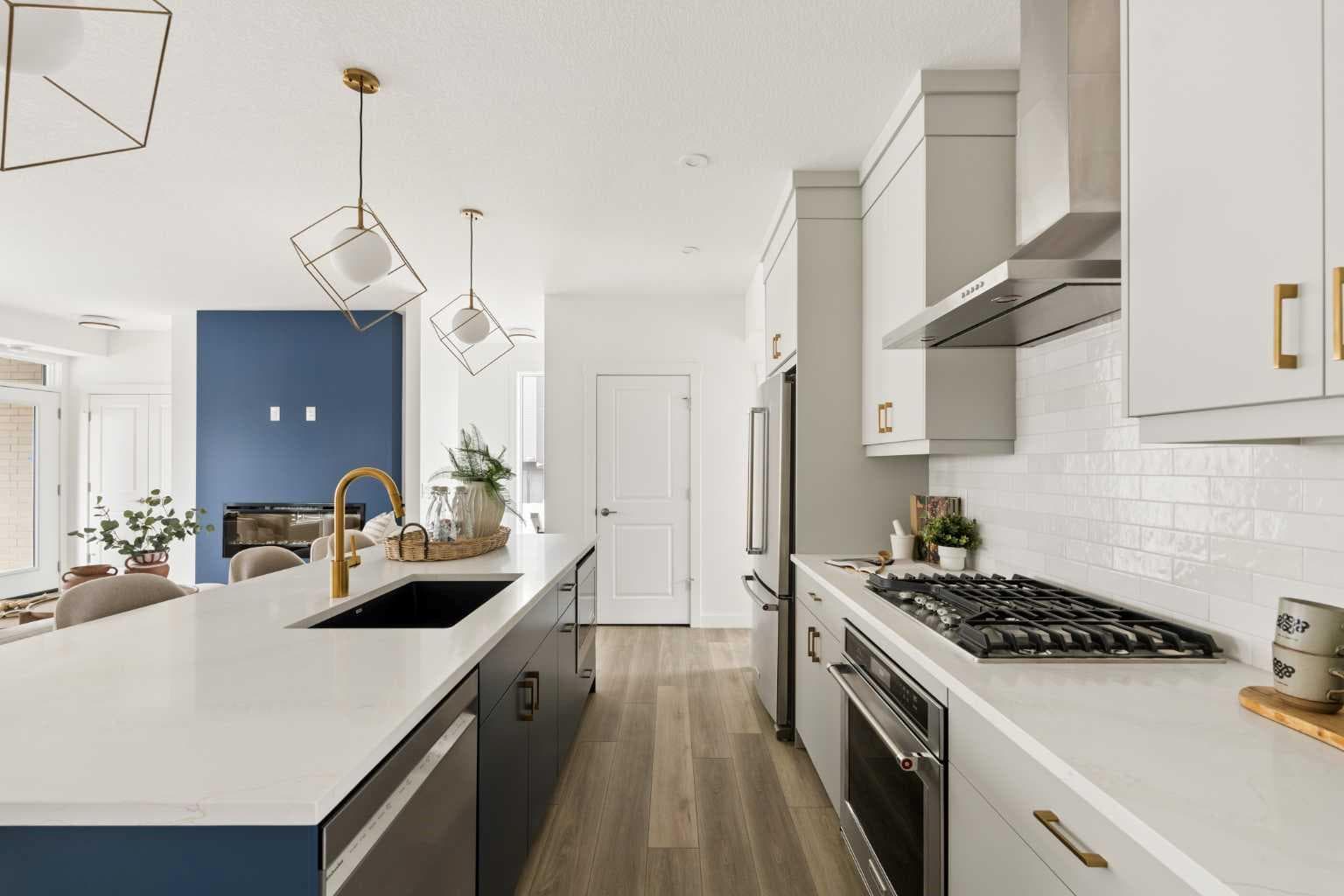 605 Sovereign Common SW