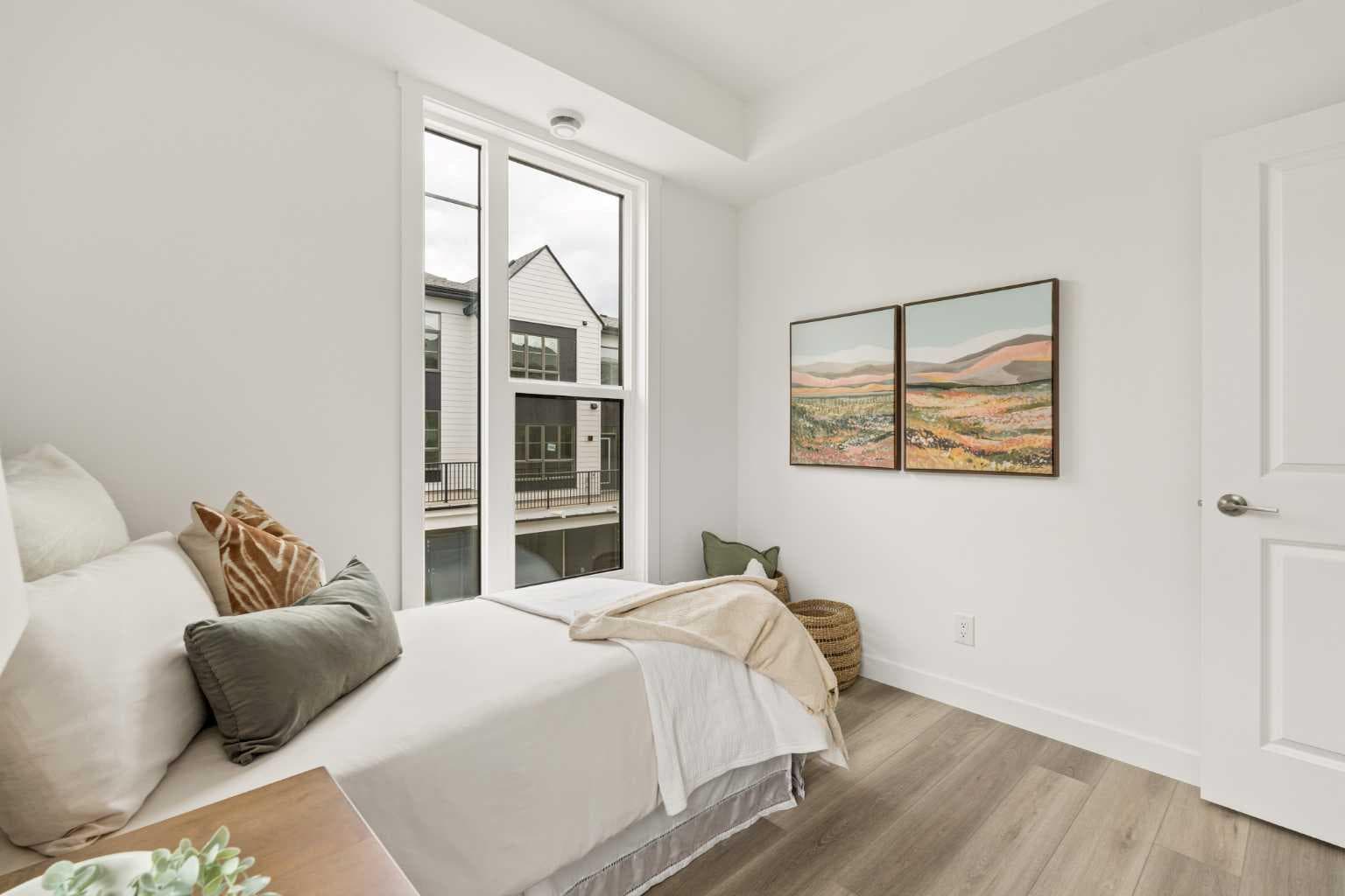 605 Sovereign Common SW