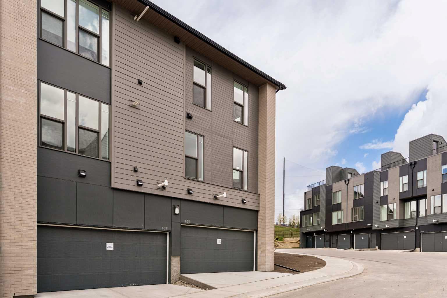 605 Sovereign Common SW