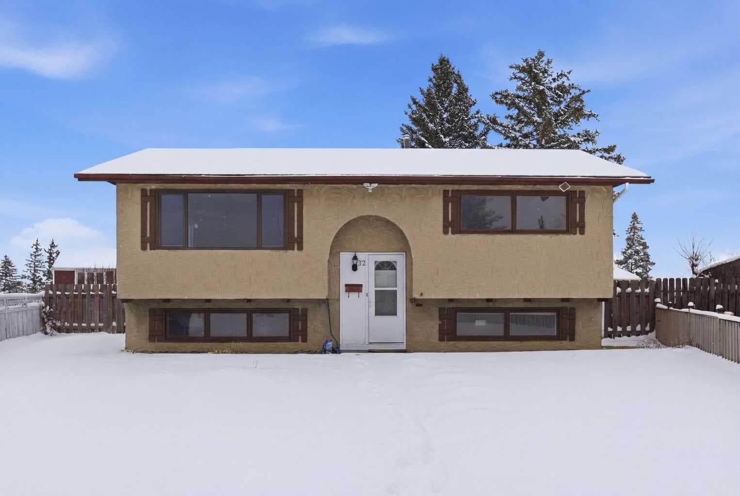 32 Fonda Mews SE