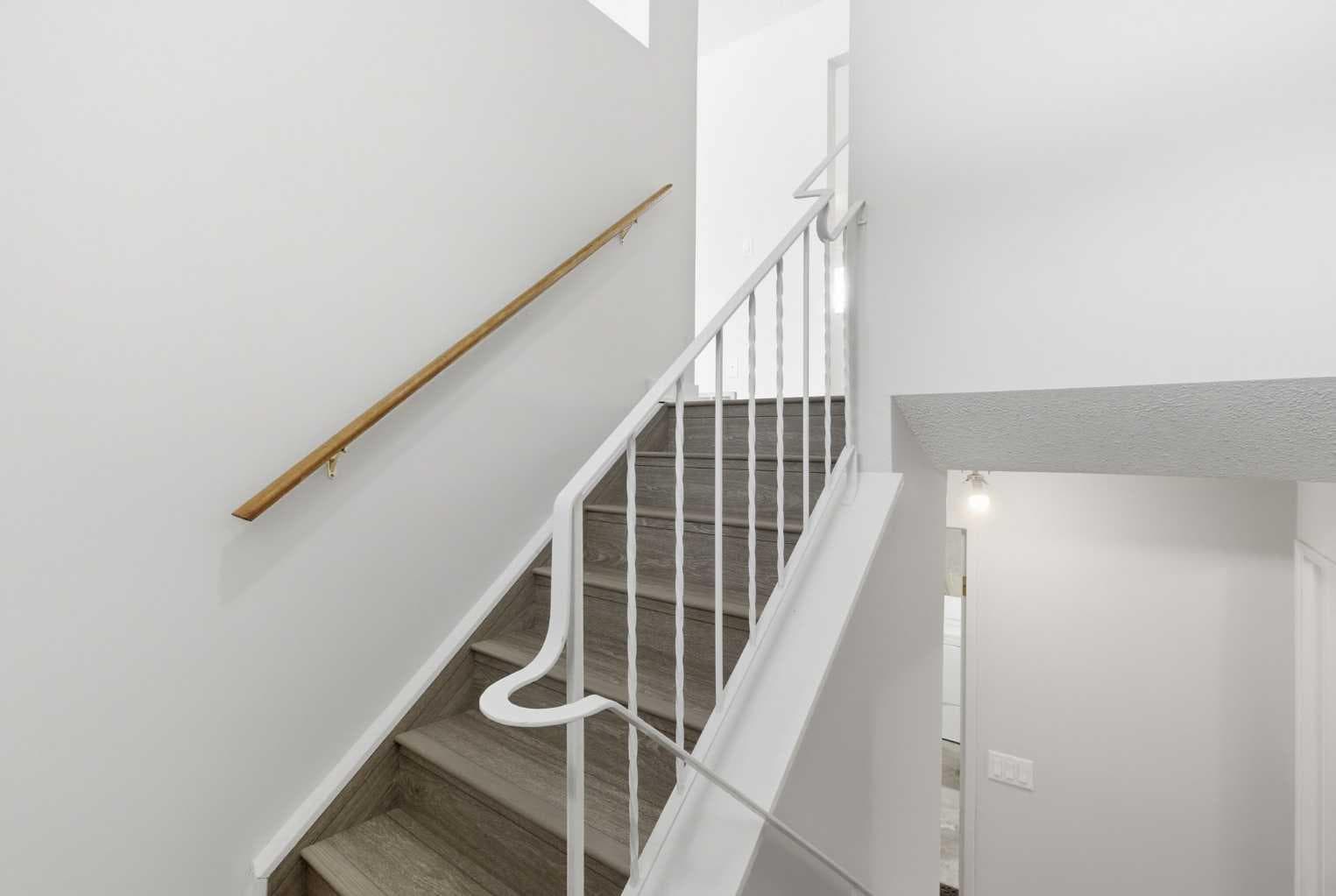 32 Fonda Mews SE