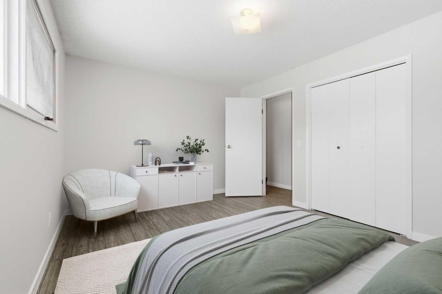 32 Fonda Mews SE
