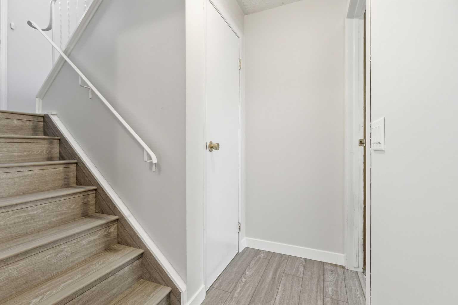 32 Fonda Mews SE