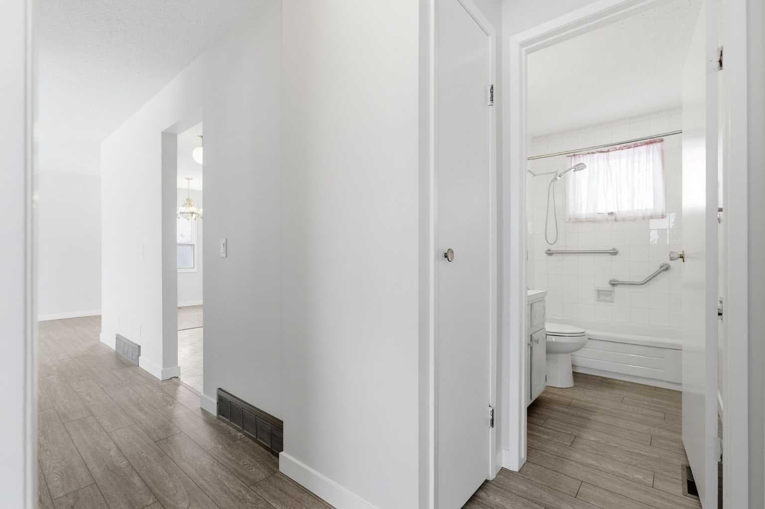 32 Fonda Mews SE